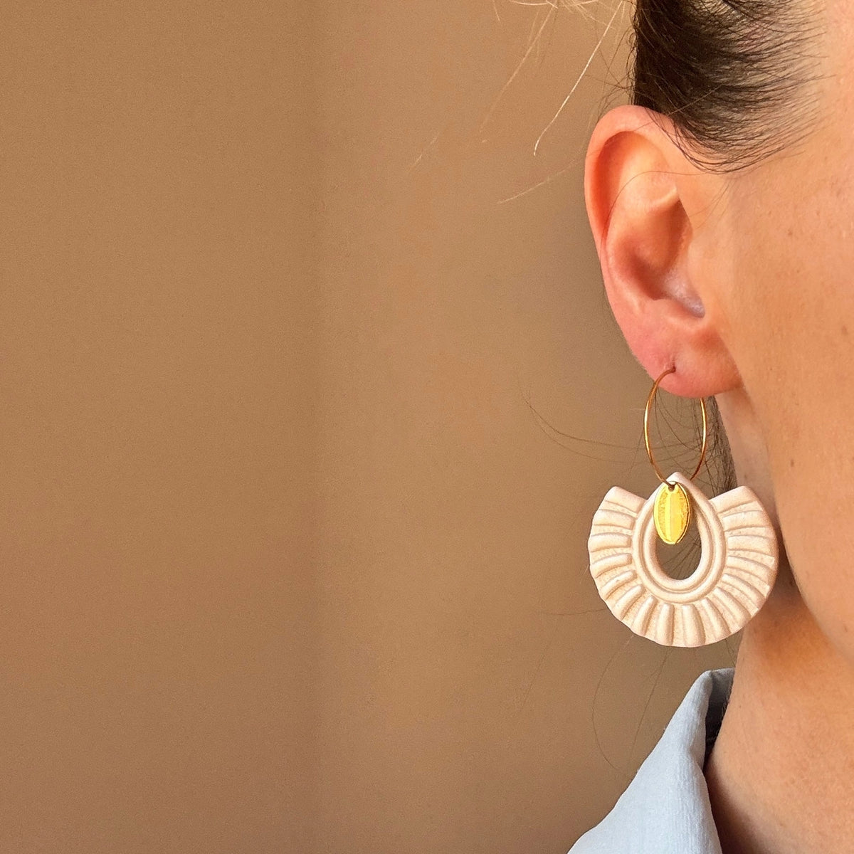 Leticia Hoops weiß