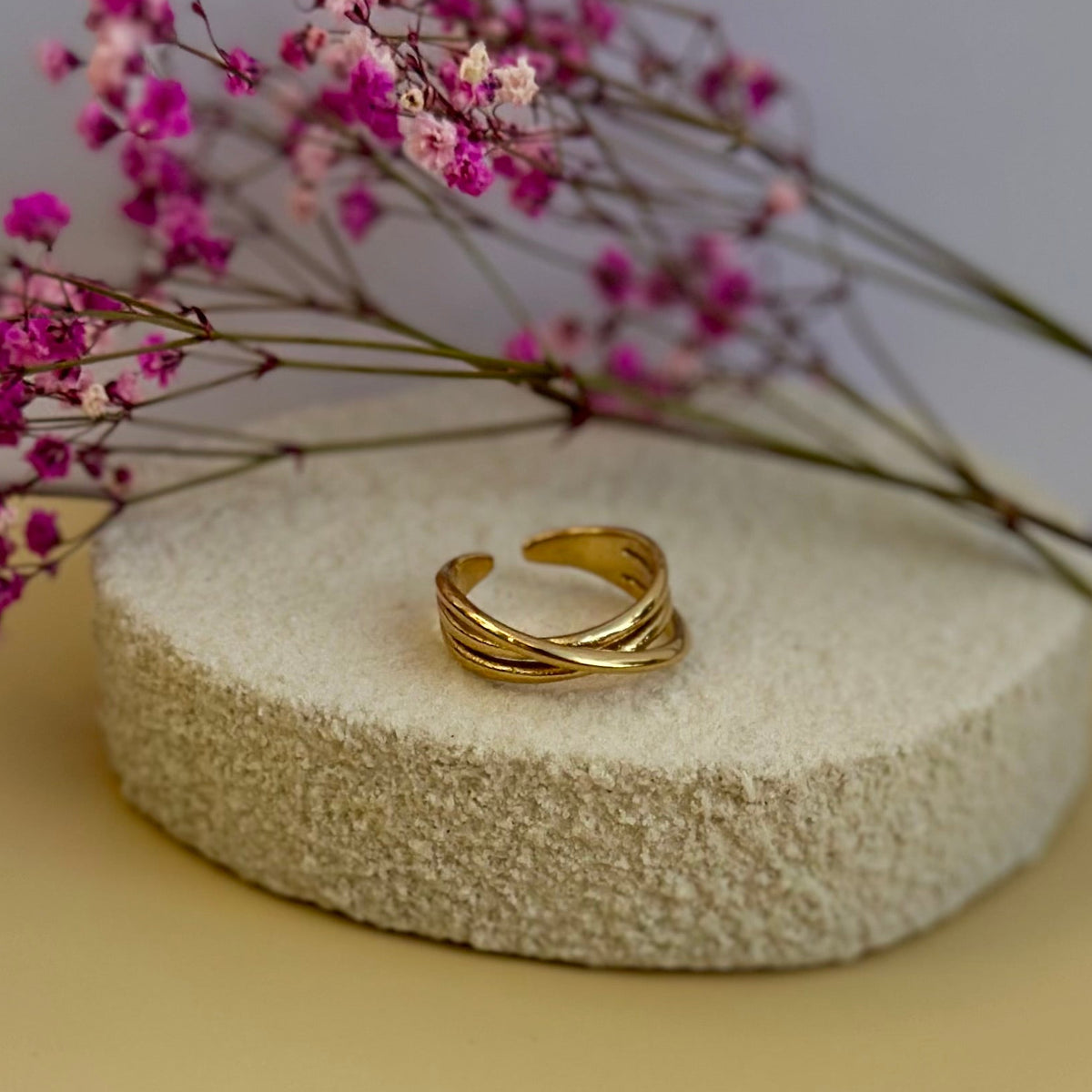 Ana Ring